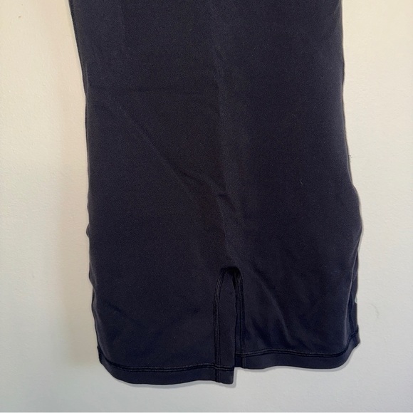 TnAction color black TnaLIFE™ Shake-It 5" Romper NWOT XS - Picture 5 of 9